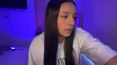 kimmi online show from May 25, 4:46 pm