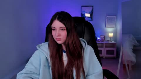  Your Kimmie  follow me  online show from April 12, 9:36 am