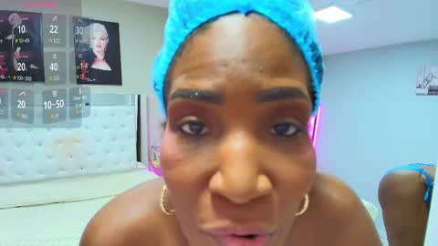 Snapshot of kimmturner chatting on November 25, 12:49 pm Kim online show from November 25, 12:49 pm