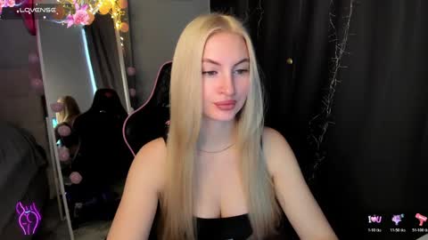 kimmy1_powell online show from April 15, 3:02 am