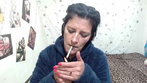 Snapshot of kimmy_sander1 chatting on January 4, 7:44 pm Kimmy online show from January 4, 7:44 pm