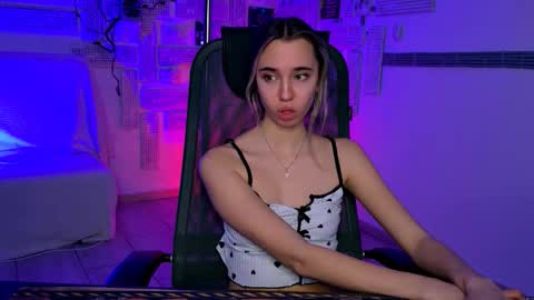 kimporins online show from March 12, 9:43 pm