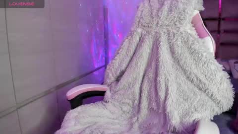 Snapshot of kimuraa_1 chatting on February 20, 9:44 am Kimura online show from February 20, 9:44 am