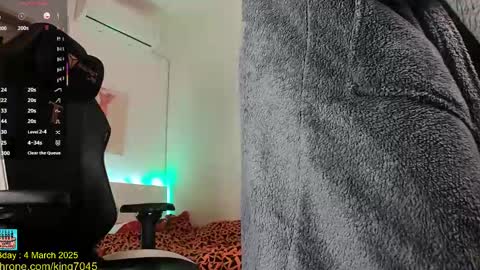 Snapshot of king7045 chatting on March 2, 10:48 pm king7045 online show from March 2, 10:48 pm