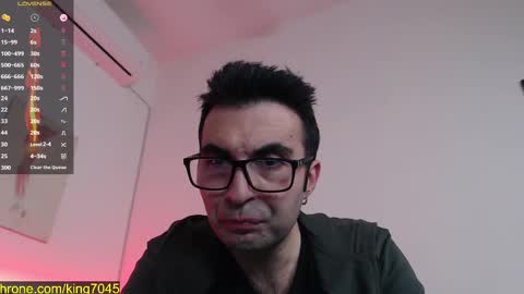 Snapshot of king7045 chatting on March 8, 10:24 pm king7045 online show from March 8, 10:24 pm