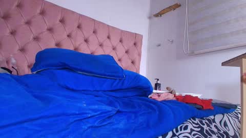 Snapshot of king_bella_ chatting on January 25, 9:15 am Bella online show from January 25, 9:15 am