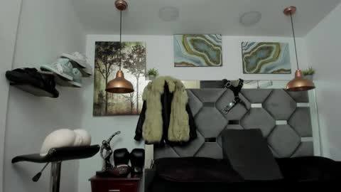 Snapshot of king_fitt_ chatting on December 31, 1:19 pm HOT MEN BLACK online show from December 31, 1:19 pm