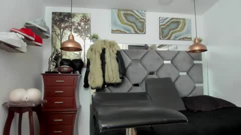 Snapshot of king_fitt_ chatting on February 3, 7:00 pm HOT MEN BLACK online show from February 3, 7:00 pm