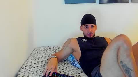 king_of_kings__ online show from December 16, 12:48 am