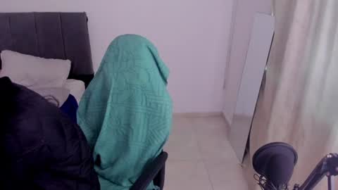 Snapshot of king_warlord chatting on June 18, 4:22 pm king_warlord online show from June 18, 4:22 pm