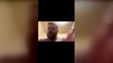 Snapshot of kingabyss12 chatting on April 13, 7:14 am kingabyss12 online show from April 13, 7:14 am