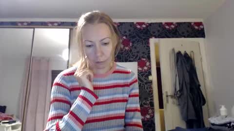 Snapshot of kingandprincess chatting on September 18, 8:00 pm sexysexyhotwetpinkredpussy online show from September 18, 8:00 pm
