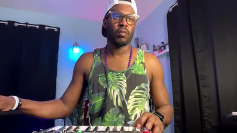 Snapshot of kingcorbra chatting on March 2, 4:39 am KC online show from March 2, 4:39 am