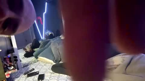 Snapshot of kingemul chatting on November 1, 9:11 am Emul King online show from November 1, 9:11 am