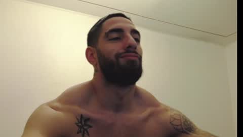 Snapshot of kingkarlos_ chatting on December 20, 3:21 pm KingKarlos online show from December 20, 3:21 pm