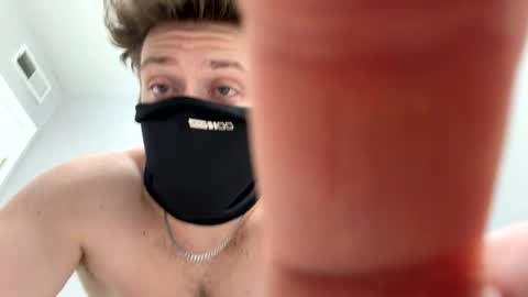 Snapshot of kingkock414 chatting on March 8, 7:45 am The biggest youve seen online show from March 8, 7:45 am