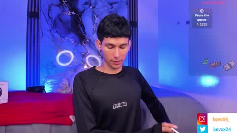  A L E X  online show from November 28, 4:59 am