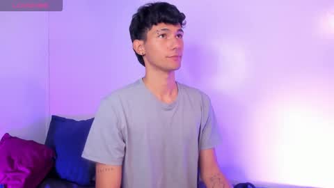  A L E X  online show from December 16, 4:17 am