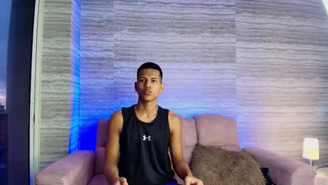 Snapshot of kingstark_ chatting on October 14, 11:33 am sebastian online show from October 14, 11:33 am