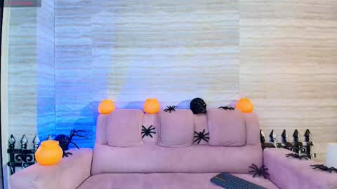 Snapshot of kingstark_ chatting on October 16, 11:55 am sebastian online show from October 16, 11:55 am