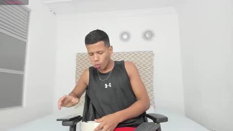 Snapshot of kingstark_ chatting on October 17, 11:13 am sebastian online show from October 17, 11:13 am