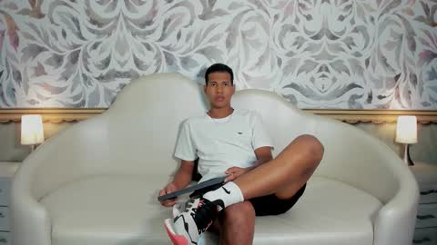 Snapshot of kingstark_ chatting on November 14, 11:20 am sebastian online show from November 14, 11:20 am