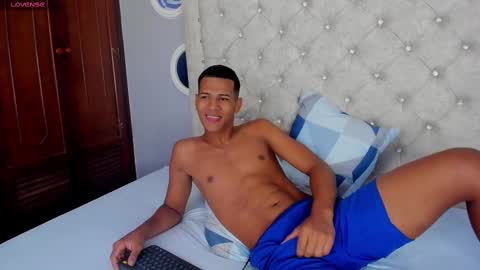 Snapshot of kingstark_ chatting on November 22, 10:47 am sebastian online show from November 22, 10:47 am