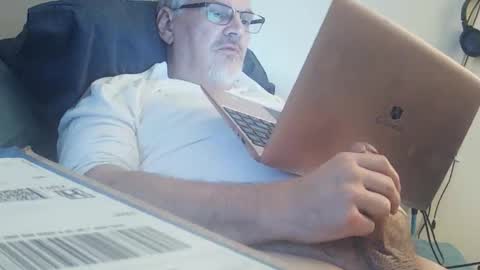 Snapshot of kingtongue10 chatting on January 6, 10:23 pm kingtongue10 online show from January 6, 10:23 pm