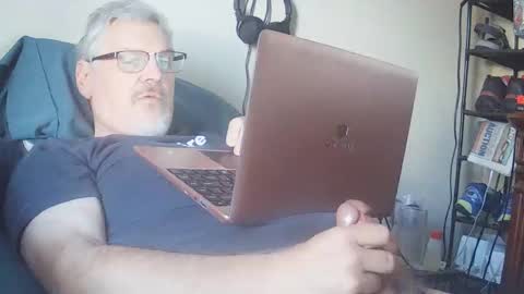 Snapshot of kingtongue10 chatting on January 13, 9:42 pm kingtongue10 online show from January 13, 9:42 pm