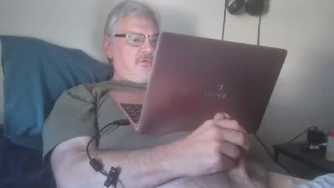 Snapshot of kingtongue10 chatting on February 13, 9:33 pm kingtongue10 online show from February 13, 9:33 pm