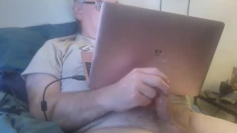 Snapshot of kingtongue10 chatting on February 27, 10:10 pm kingtongue10 online show from February 27, 10:10 pm