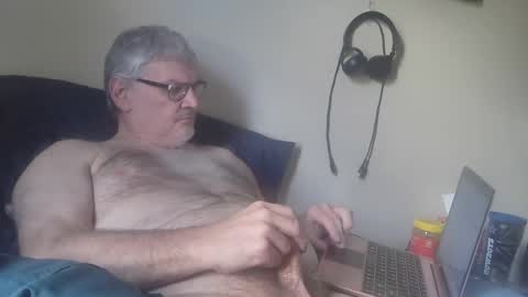 Snapshot of kingtongue10 chatting on March 6, 9:00 pm kingtongue10 online show from March 6, 9:00 pm