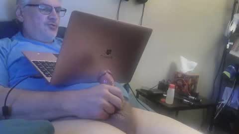 Snapshot of kingtongue10 chatting on March 10, 11:10 pm kingtongue10 online show from March 10, 11:10 pm