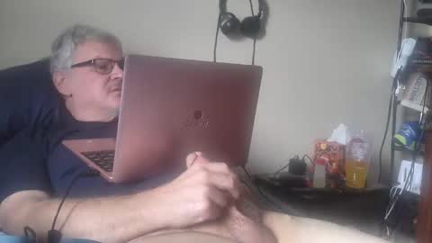 Snapshot of kingtongue10 chatting on March 11, 7:31 pm kingtongue10 online show from March 11, 7:31 pm