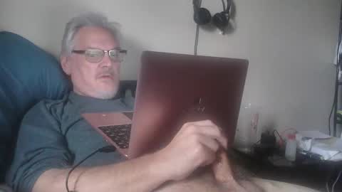 Snapshot of kingtongue10 chatting on March 16, 6:45 pm kingtongue10 online show from March 16, 6:45 pm