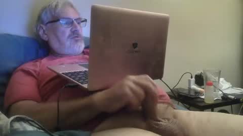 Snapshot of kingtongue10 chatting on July 3, 9:59 am kingtongue10 online show from July 3, 9:59 am