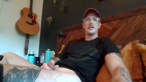 Snapshot of kinky740280 chatting on October 31, 12:22 am kinky740280 online show from October 31, 12:22 am