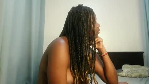 Lola online show from November 29, 1:25 pm