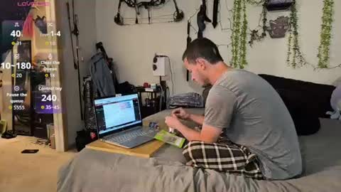 kinkybratab online show from August 4, 1:53 am