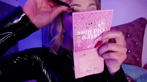  Sara  online show from December 7, 8:27 pm