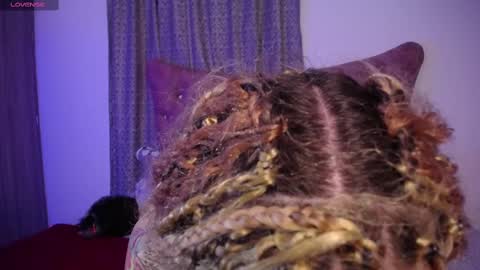 Snapshot of kinkydoll_ chatting on February 13, 11:15 pm Sara online show from February 13, 11:15 pm