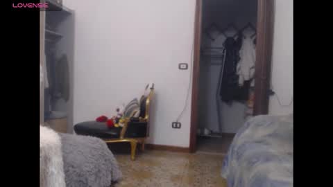 Snapshot of kinkyerikat chatting on October 19, 11:38 pm Anya online show from October 19, 11:38 pm