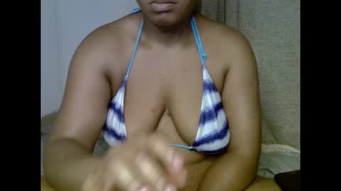 Snapshot of kinkyxxjuice chatting on October 28, 2:37 am kinkyxxjuice online show from October 28, 2:37 am