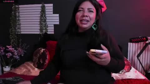 Snapshot of kinkyy_mom chatting on July 8, 3:05 pm kinkyy_mom online show from July 8, 3:05 pm