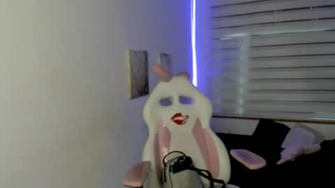 Snapshot of kir_ely chatting on June 13, 7:01 pm kir_ely online show from June 13, 7:01 pm
