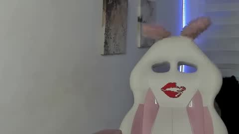Snapshot of kir_ely chatting on June 25, 6:56 pm kir_ely online show from June 25, 6:56 pm