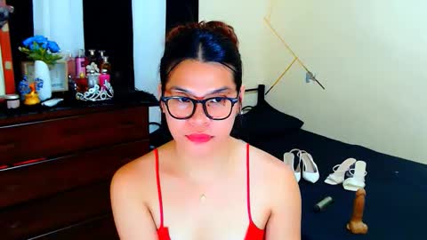 KIRA online show from March 19, 7:23 am