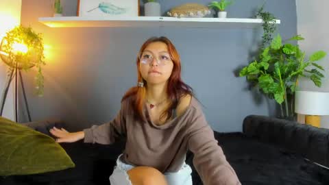kira_exe online show from May 16, 11:31 am