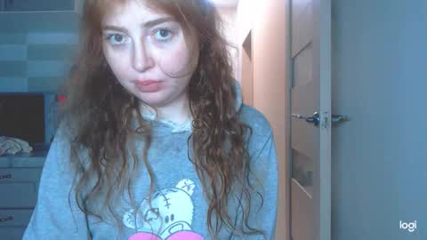 Snapshot of kira_foxy_ chatting on December 16, 12:32 pm Kira online show from December 16, 12:32 pm