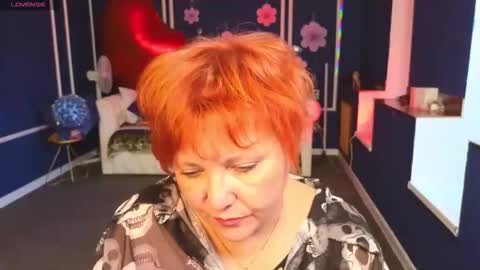 Snapshot of kira_kennet chatting on April 23, 12:29 pm Kira Kennet online show from April 23, 12:29 pm